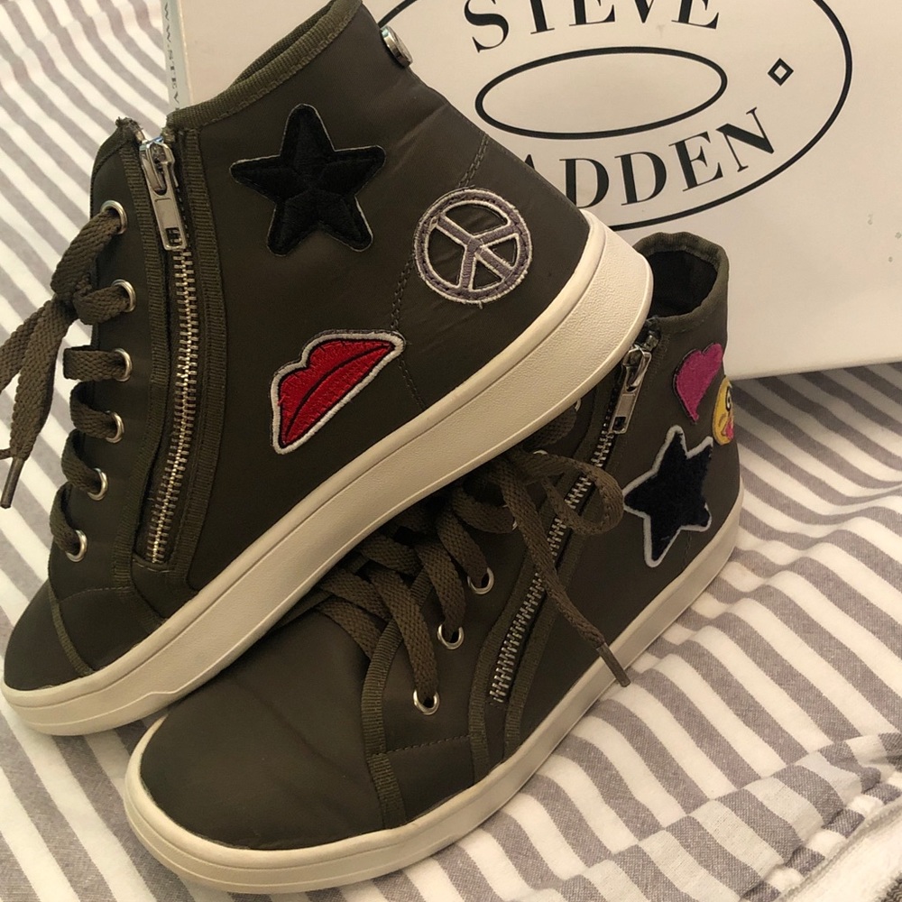 Steve Madden sneaks